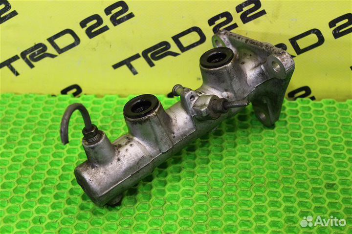 Главный тормозной цилиндр Toyota Ipsum SXM10 3S-FE