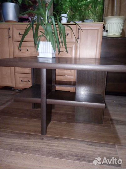 Стол журнальный