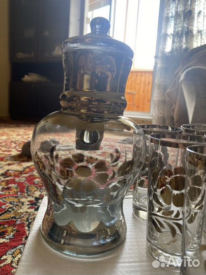 Набор стаканов и графин