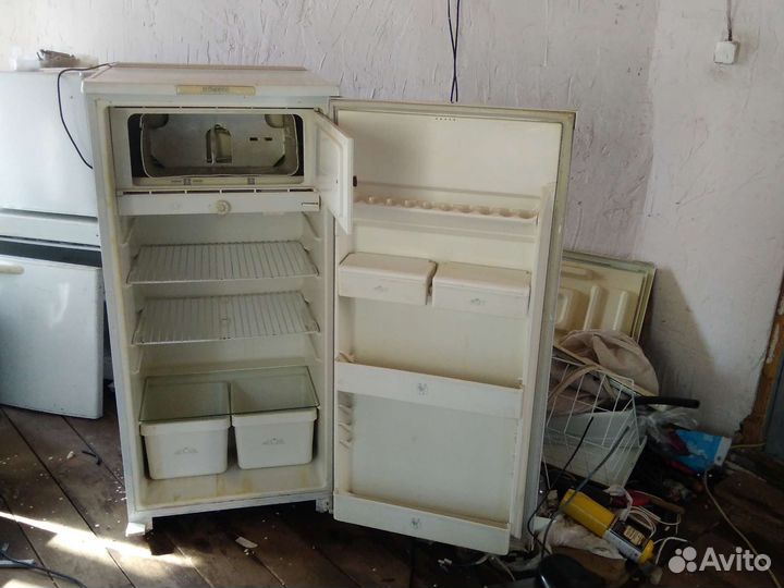 Холодильник бирюса