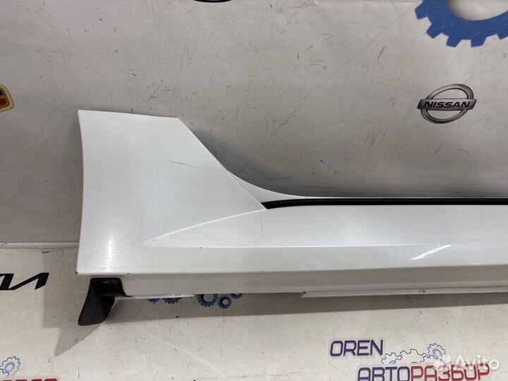 Накладка на порог наружная правая Kia K5