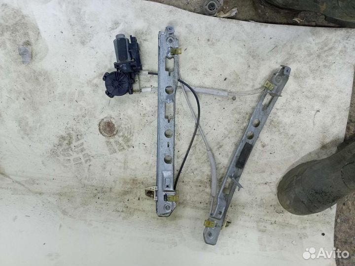 Стеклоподьемник Рено Меган 2