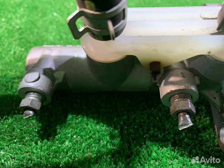 Главный тормозной цилиндр Toyota Ist NCP65 1NZ-FE