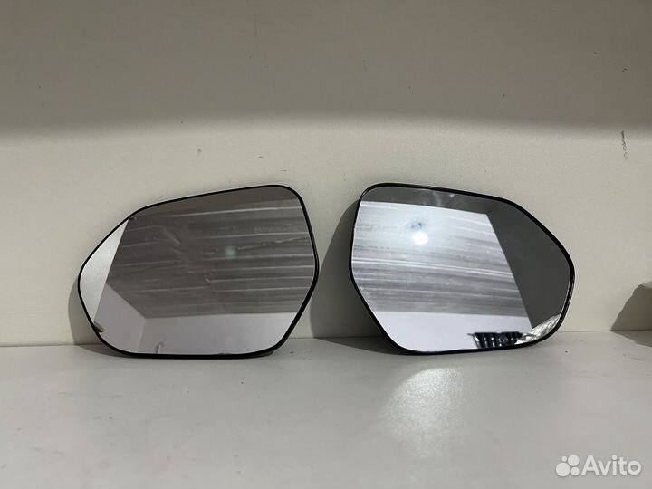 Зеркальный элемент левый правый Camry v70