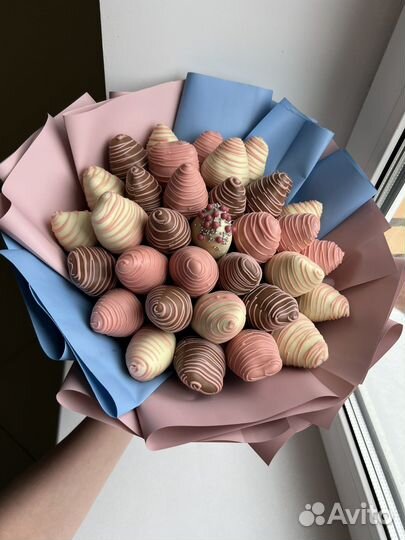 Фруктовый букет из клубники в шоколаде