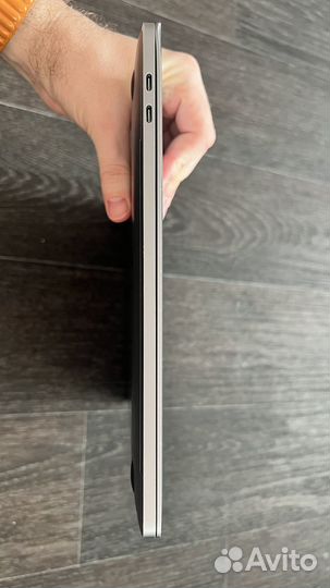 Супер MacBook Pro 15 6 ядер i9 32 gb Ram 4gb video