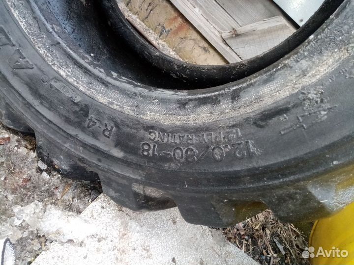 Покрышка на эксковатор 12.0/80-18 R-4 Sitemaster