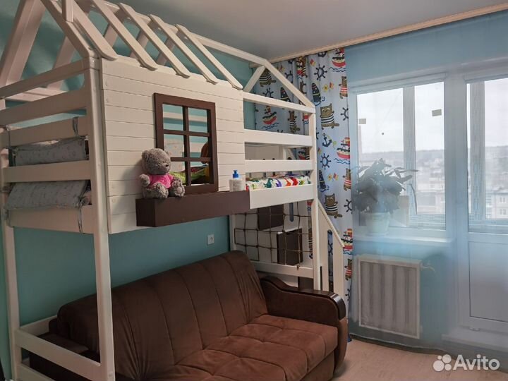 Детская кровать с лестницей