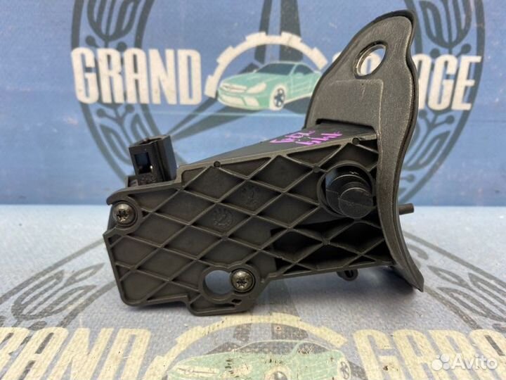 Активатор лючка бензобака Mercedes-Benz Cls-Class