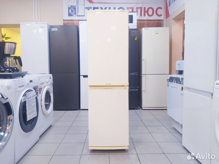 Холодильник Samsung