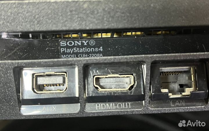 Sony PlayStation 4 500GB 2 геймпада