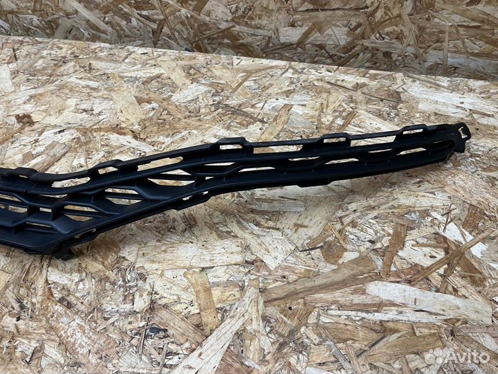 Решётка в бампер центральная Audi Q8 2018+