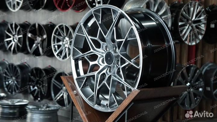 Литой диск HRE R17 5x112