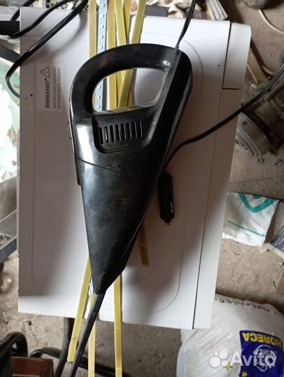 Автомобильный пылесос