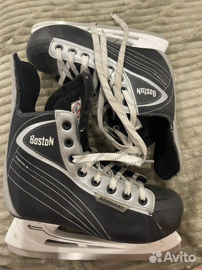 Коньки хоккейные