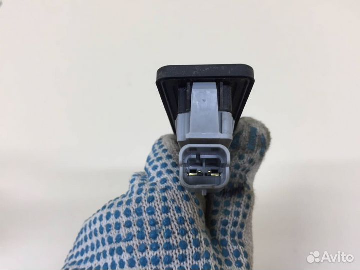 Кнопка открывания багажника LADA Vesta 2015