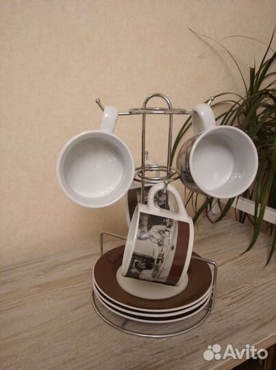 Кофейные чашки, бокалы, посуда