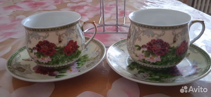 Фарфоровые блюдца