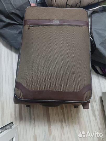 Чемодан на колесах