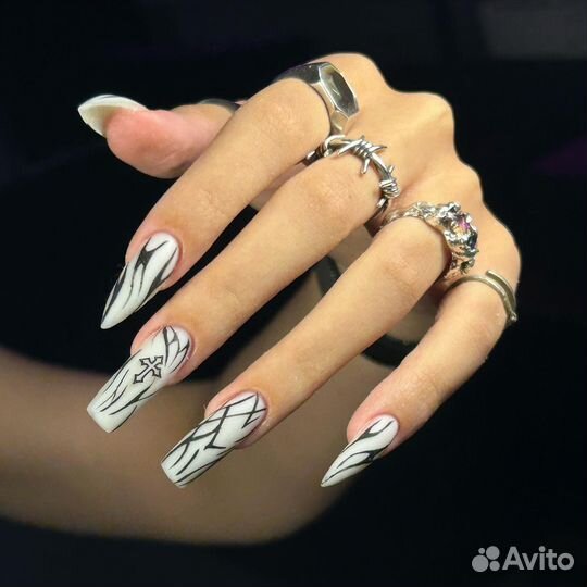 Нужна модель на наращивание ногтей