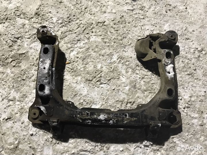 Ауди 80 1992-1995г. в. подрамник передний