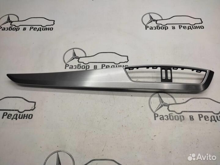 Накладка торпеды w204 C-class 271.820 05.2011