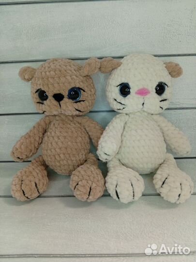 Вязанный котенок