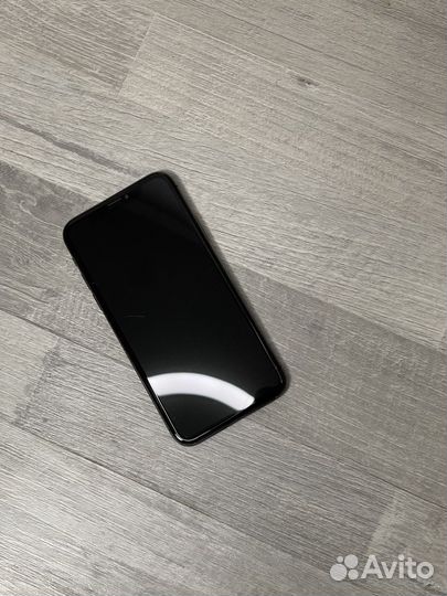 Телефон iPhone 10