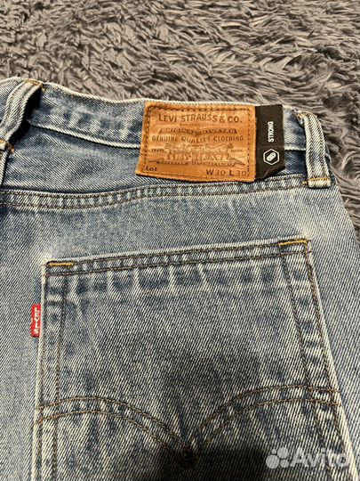 Джинсы Levis 501 strong w30l30