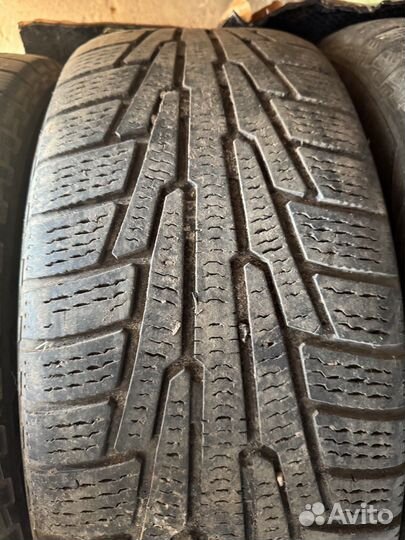 Nokian hakkapeliitta r 235/60/17