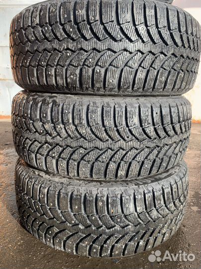 Bridgestone Blizzak Spike-01 235/55 R18