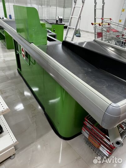 Кассовый стол 3,5 метра в хорошем состоянии