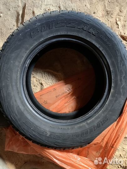 Bridgestone Blizzak DM-V1 285/60 R18