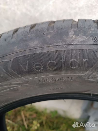Goodyear Vector 4Seasons 235/55 R18 100V
