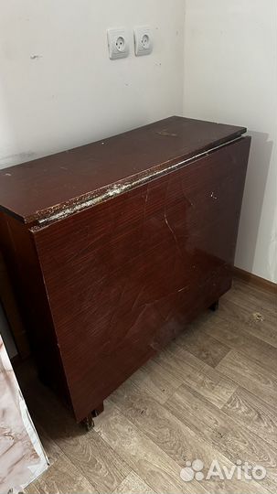 Стол книжка