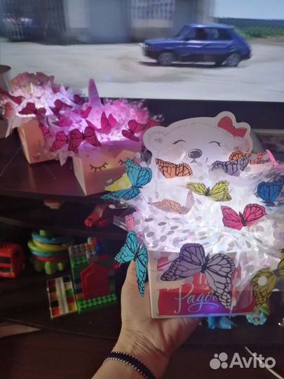 Букет с бабочками, на подсветке