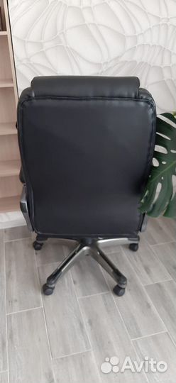 Компьютерное кресло новое