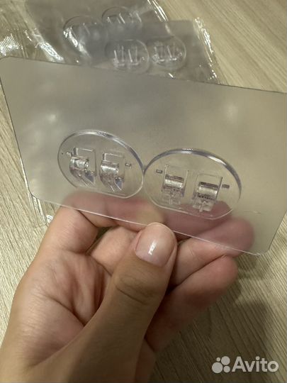 Крючки самоклеящиеся 4 *2 набор