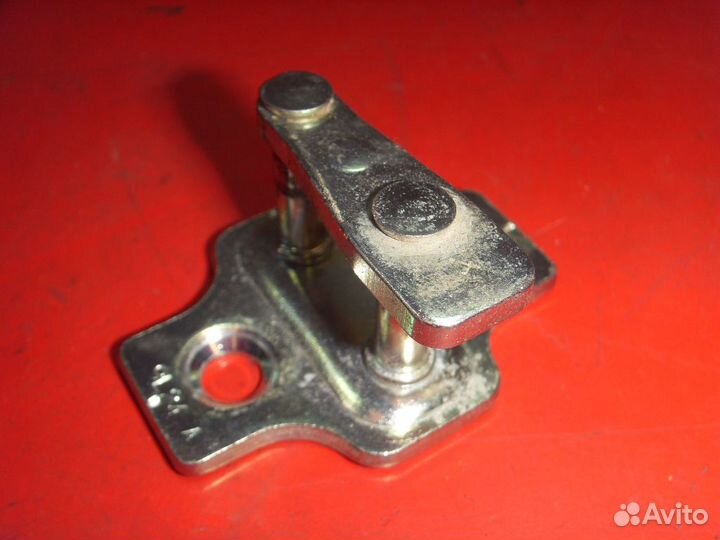 Ответная часть замка двери Chevrolet Lacetti J200