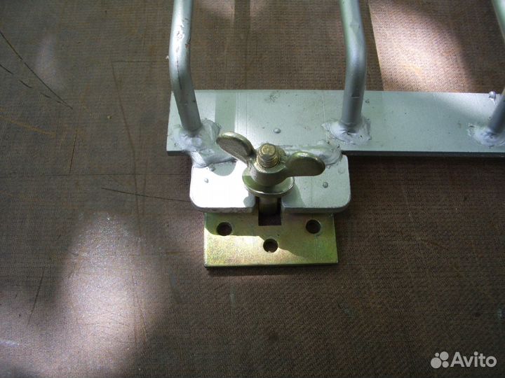 Защитная решётка окна из кунга радиостанции