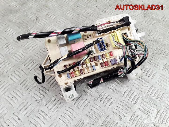 Блок предохранителей салона Toyota CorollaVerso