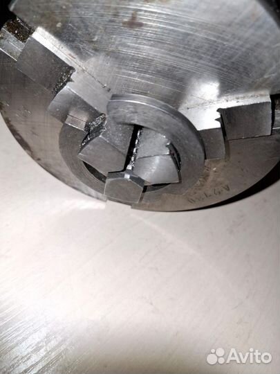 Патрон трехкулачковый