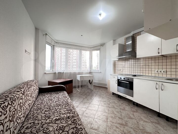 2-к. квартира, 43 м², 6/17 эт.