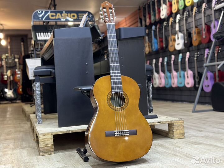 Классическая гитара yamaha C40