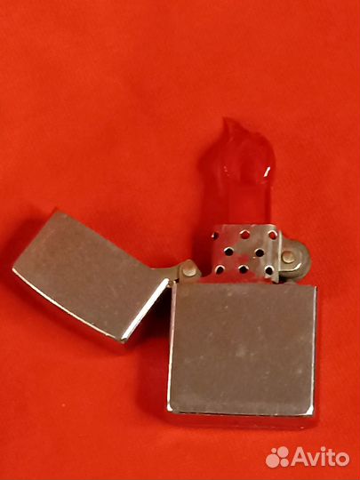 Зажигалка бензиновая zippo