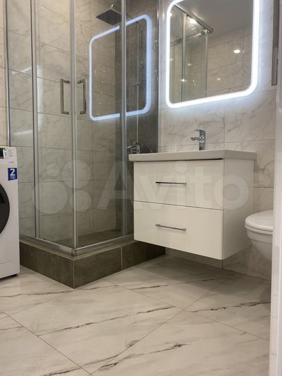 2-к. квартира, 40 м², 3/3 эт.