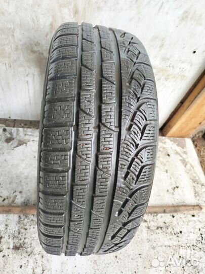 Pirelli Winter Sottozero 210 205/45 R17 88H