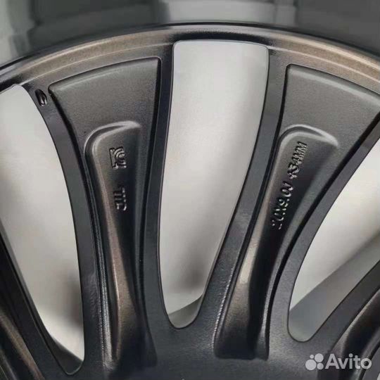 Новые оригинальные диски на Tesla Model 3