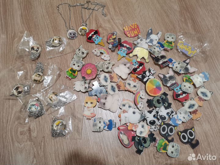 Значки, кулоны