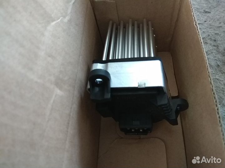Регулятор оборотов вентилятора печки Е53, Е39, BMW